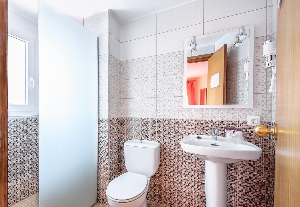 Hotel Silvia Empuriabrava Zewnętrze zdjęcie